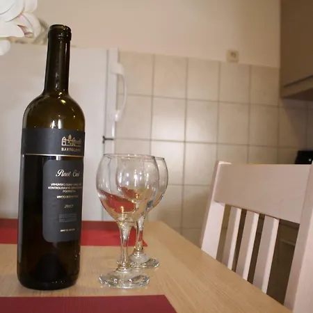 Апартаменты Ana *